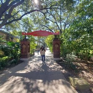 Meet your Posher, Nayda